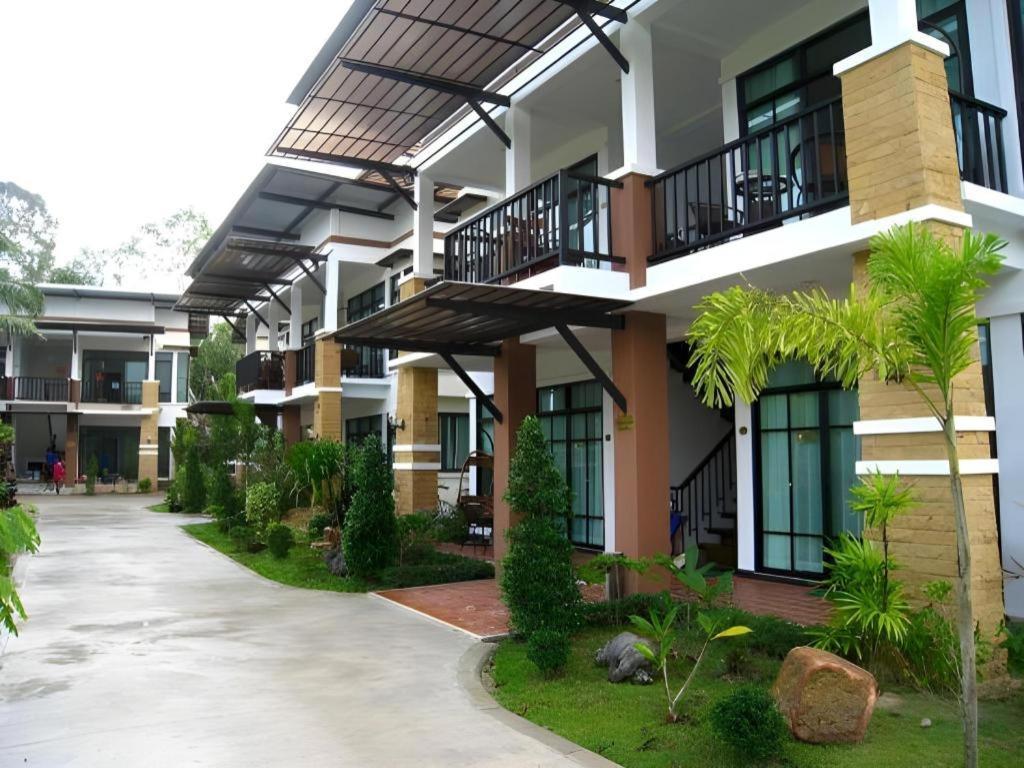 Nattha Waree Hot Spring Resort And Spa Ban Nua Khlong Exterior photo