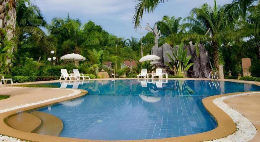 Nattha Waree Hot Spring Resort And Spa Ban Nua Khlong Exterior photo