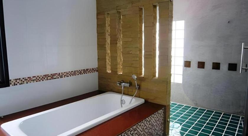 Nattha Waree Hot Spring Resort And Spa Ban Nua Khlong Exterior photo